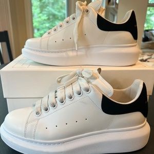 Alexander McQueen Women’s Oversized Sneakers White/Black